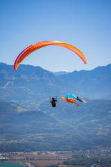 Parapente dans les Alpes