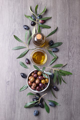 Green marinated olives