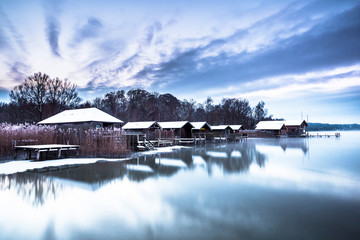 Starnberger See bei Sonnenaufgang / Sonnenuntergang im Winter