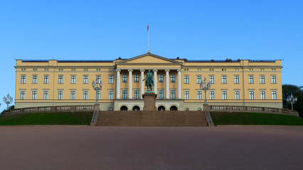 Fototapeta na wymiar The Royal Palace in Oslo, front view