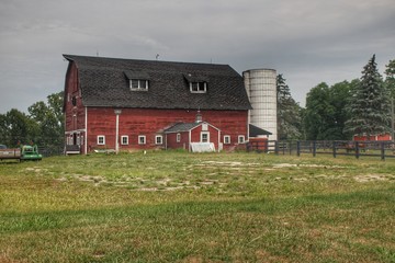 0215 - Oxford Old Red with Silo (0215-BAR-080618-0147P)