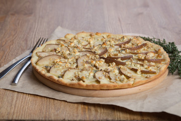 Pear pizza 3