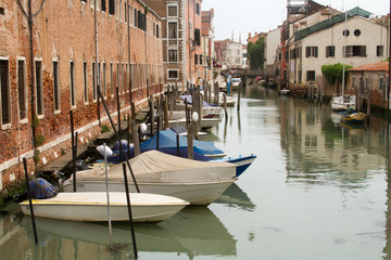 Fototapeta na wymiar Boats in Venice Italy