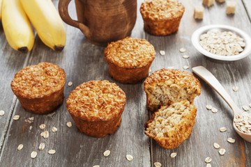 Oat muffins with banana