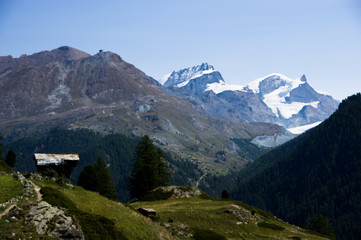 Fototapeta na wymiar Wanderung bei Zermatt