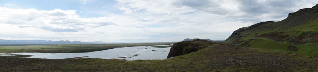 Landschaft auf der Fahrt ins isländische Hochland (Landmannalaugar / Þórsmörk) / Süd-Island