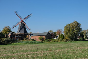 Fototapeta na wymiar Hamburg Kirchwerder Riepenburger Mühle windmühle