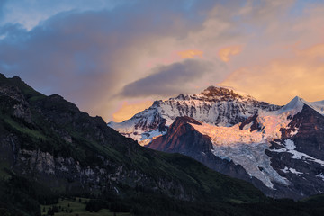 Fototapeta na wymiar Swiss Mountain Sunset