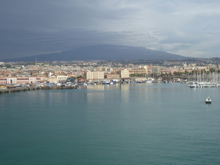 Fototapeta premium Catania - Hafenstadt am Ätna