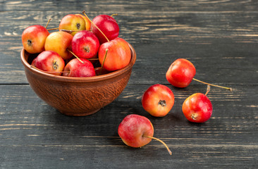 Paradise apples in a bowl