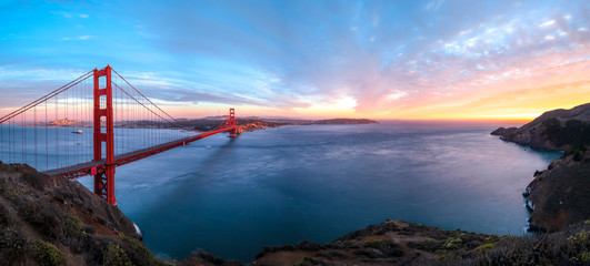 Sonnenuntergang an der Golden Gate Bridge in San Francisco (Kalifornien) - obrazy, fototapety, plakaty