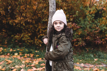 girl in autumn park