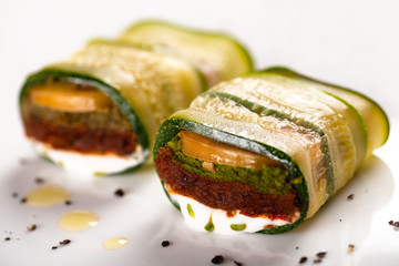 Vegan zucchini lasagna rolls