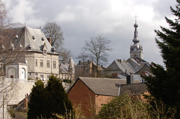 Belgique Wallonie Hainaut Chimay ville Circulation cuve brasserie Chateau collegiale eglise