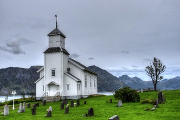 Norwegen, Lofoten, Gimsøy, Gimsøy Kirke, Kirche, Friedhof, Gimsøya, Gimsøystraumen, Fjord,...