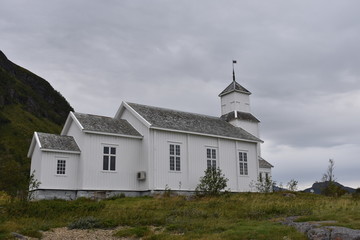 Norwegen, Lofoten, Gimsøy, Gimsøy Kirke, Kirche, Friedhof, Gimsøya, Gimsøystraumen, Fjord,...