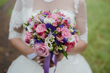 bouquet of pink roses, bride holds a bouquet, wedding walk, bride in white dress