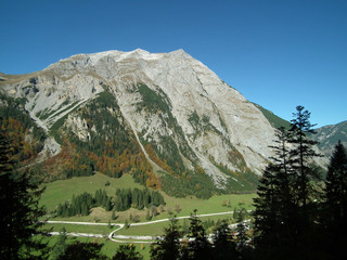 karwendelgebirge in der eng