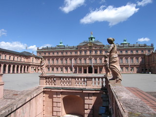 Naklejka premium Nische mit barocker Balustrade und Barockfiguren