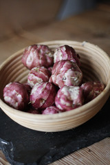 artichoke  in a bowl