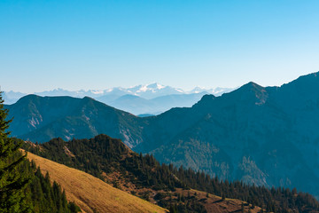 Obraz premium The joy of autumn colors in the Bavarian mountains.