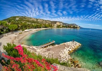 Photo sur Plexiglas Nice Wide panorama over Saint-Jean-Cap-Ferrat beach, on the Azur French coast in Nice