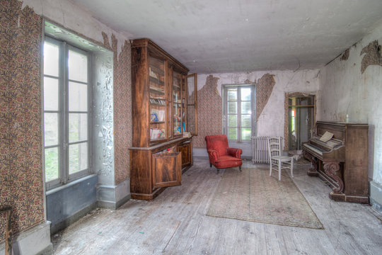 abandonned castle