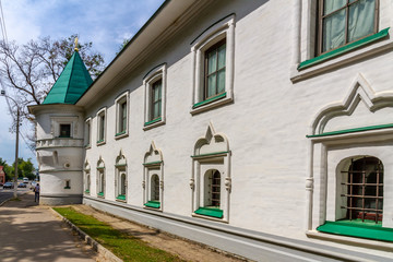 Fototapeta na wymiar monastery in dmitrov