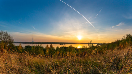 Romantischer Sonnenuntergang am Markkleeberger See bei Leipzig