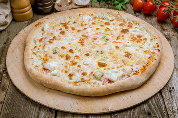 Pizza Quattro formaggi