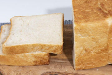 スライスした食パン