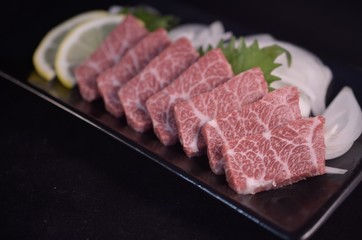 馬刺し