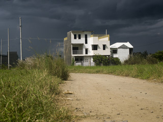 Fototapeta na wymiar house before a storm