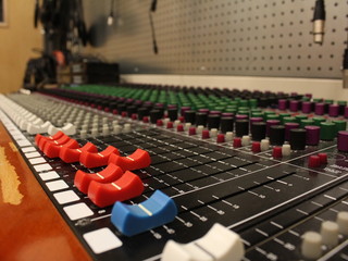 Mixing console
