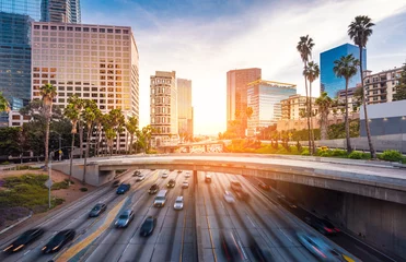 Foto op Plexiglas Verkeer in het centrum van Los Angeles bij zonsondergang © chones