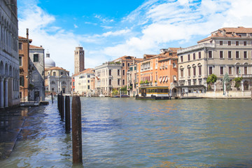 Obraz na płótnie Canvas Beautiful views of the Grand Canal in Venice, Italy