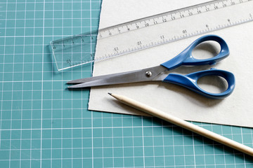 How to make gingerbread house. The first step - make the design