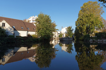 Fototapeta na wymiar Canal of Briare in Montargis