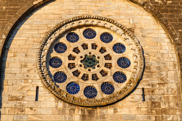 Rosetón. Iglesia de San Nicolás o San Juan en Portomarín, Lugo. Camino de Santiago, Galicia.
