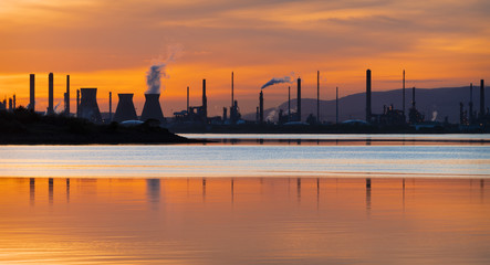Naklejka premium Grangemouth at sunset