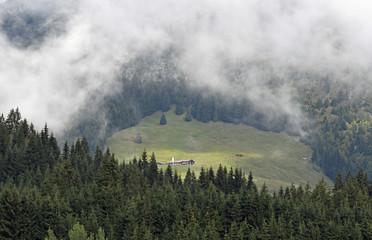 wolkenlandschaft über dem kleinwalsertal