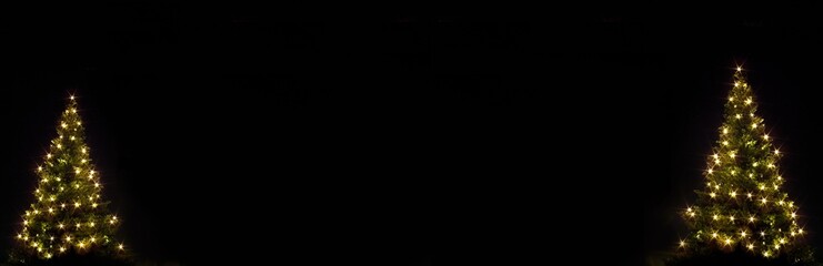 Zwei Weihnachtsbäume, Weihnachtsbaum mit Lichtern im Dunkel/ Nacht/ Weihnachten, Panorama, Banner,...