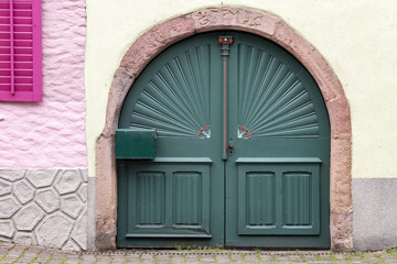 Porte d'entrée de garage