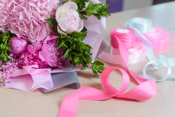 Light pink bouquet and ribbons