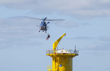 Offshore Hochsee Rettungsübung mit Helikopter Winpark