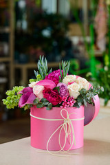 Flower bouquet in round box