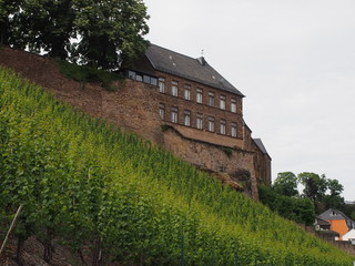 Kirche St. Laurentius - dem heiligen Laurentius gewidmete römisch-katholische Pfarrkirche in...