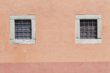 Fototapeta na wymiar Colorful building in Pisa, Italy