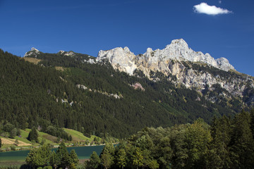 Berg und See im Tannheimer Tal
