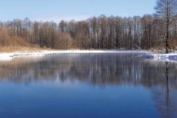 blue lakes that don't freeze in winter